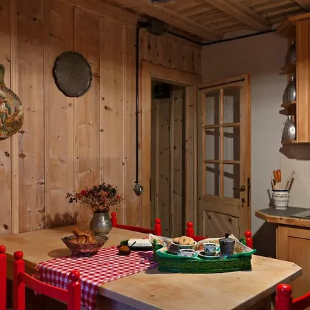 Qc House - Con Sauna Tatil Evi